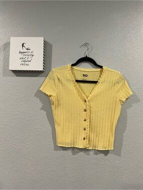 SO Yellow Ribbed Button-Front Short Sleeve Top with Scalloped Trim
